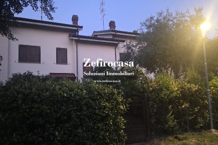 Foto Villa unifamiliare a Valsamoggia Crespellano di 265 m² con 5 locali