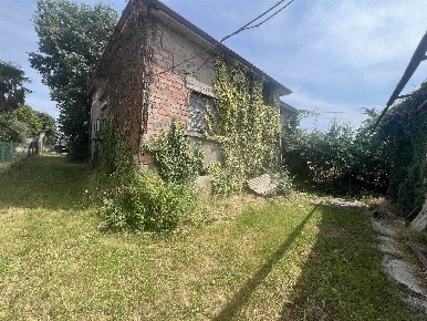 Foto Villa unifamiliare a Caravaggio Centro di 280 m² con 6 locali