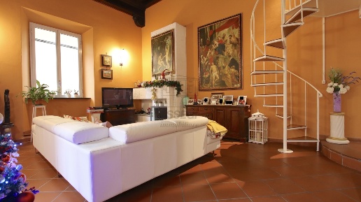 Foto Appartamento in piazza san michele, Lucca di 220 m² con 6 locali
