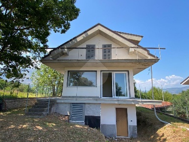 Foto Villa unifamiliare in VIA TORE, Minturno di 250 m² con 11 locali