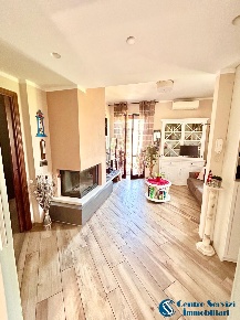 Foto Appartamento a Pisa Marina di Pisa di 100 m² con 5 locali in vendita