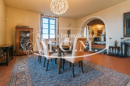 Foto Appartamento a Calcinaia di 280 m² con 11 locali in vendita