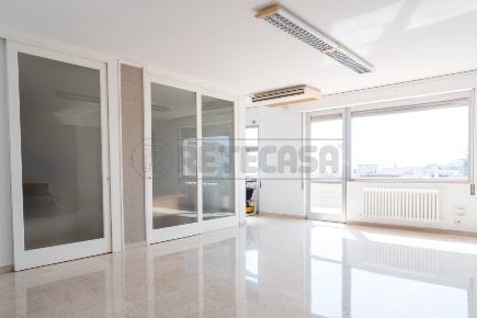 Foto Appartamento in Via Bari, Altamura di 170 m² con 4 locali in vendita