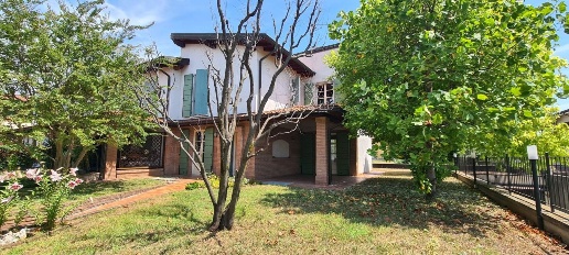Foto Villa bifamiliare in Via Giuseppe di Vittorio, Borgosatollo Centro
