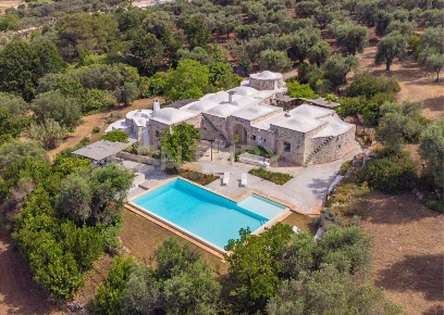 Foto Villa unifamiliare in la dialma, Ostuni di 400 m² con 8 locali
