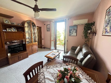 Foto Appartamento in Via Verbano 1, Abbiategrasso di 100 m² con 3 locali