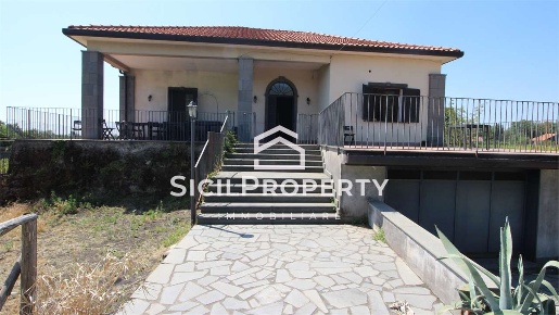 Foto Villa unifamiliare in Via Montarello, Pedara Centro di 150 m²