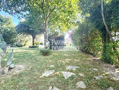 Foto Villa unifamiliare in via antonelli, Pistoia Collegigliato di 337 m²