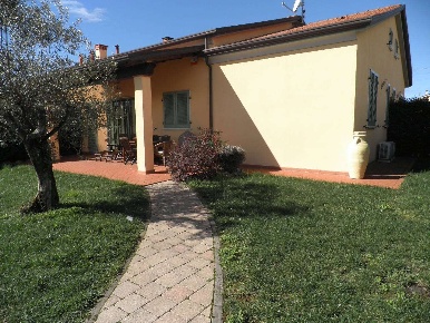 Foto Villa a schiera a Sarzana in vendita
