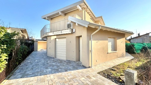 Foto Villa bifamiliare in via violino di sopra, Brescia Violino di 225 m²
