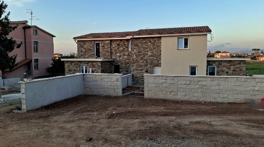 Foto Villa unifamiliare in via tuscolana, Frascati di 220 m² con 5 locali