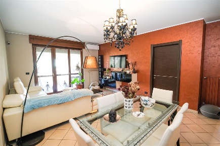 Foto Appartamento in Strada Genova, Moncalieri Aje di 163 m² con 6 locali