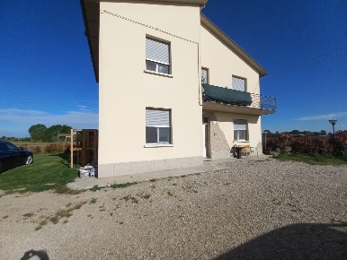 Foto Villa unifamiliare a Medicina Medicina Buda di 270 m² con 5 locali