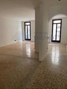 Foto Appartamento in PIAZZA DEI SIGNORI, Treviso di 170 m² con 5 locali