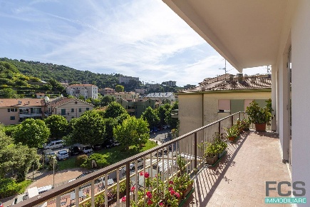 Foto Appartamento in Via Sagittario, Finale Ligure Centro di 111 m²