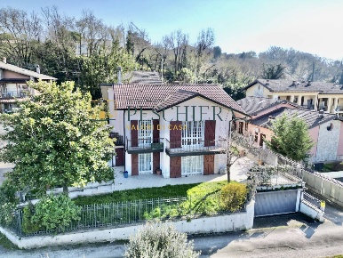 Foto Villa unifamiliare in Località Rondinelli, Peschiera del Garda