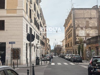 Foto Appartamento in Via Dei Sabelli, Roma San Lorenzo di 150 m² in vendita
