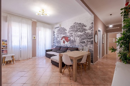 Foto Appartamento in Via Fratelli Rizzardi, Milano Trenno di 75 m²