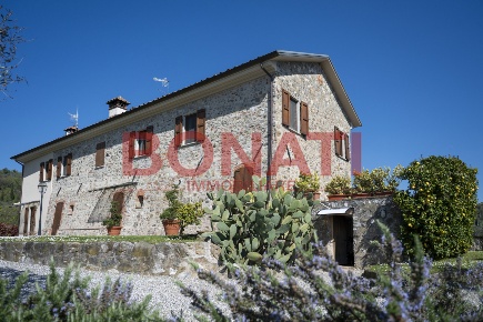 Foto Villa unifamiliare in via Triboli 47, La Spezia di 400 m² in vendita