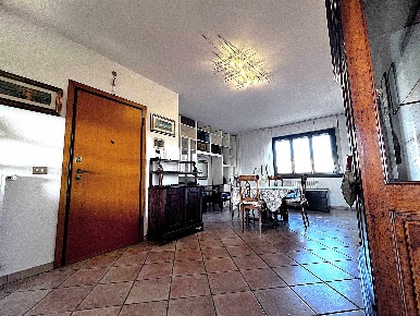 Foto Appartamento a Cecina Cecina Centro di 83 m² con 4 locali in vendita