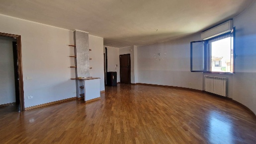 Foto Appartamento a Viterbo Santa Barbara di 114 m² con 4 locali in vendita