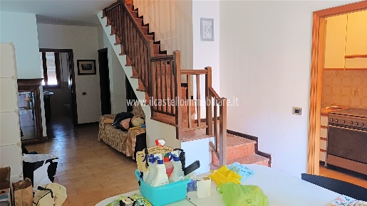 Foto Appartamento in viale Mario Bracci 13, Siena di 175 m² con 9 locali