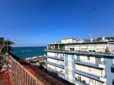 Foto Appartamento in via Michelangelo Testa 11, Salerno Torrione di 130 m²