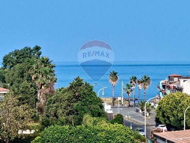 Foto Appartamento in Via Torrente Malorato, Mascali Centro di 135 m²