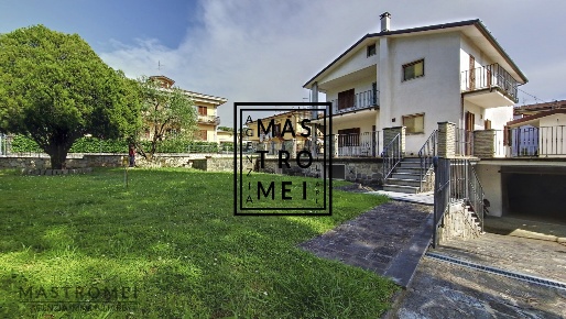 Foto Villa unifamiliare in Via Piemonte, Buggiano Borgo A Buggiano