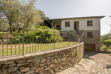 Foto Villa unifamiliare in via Diaz, Monte San Savino di 400 m² in vendita