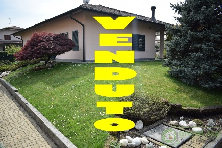 Foto Villa unifamiliare in via manzoni, Cavenago di Brianza di 260 m²