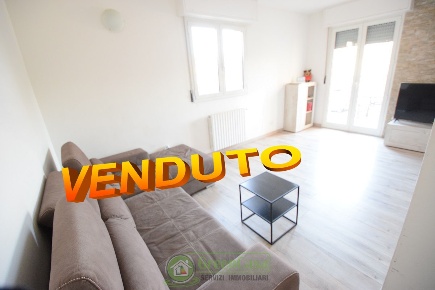 Foto Appartamento in VIA MONTELLO, Cambiago Centro di 72 m² con 2 locali