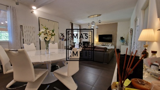 Foto Villa bifamiliare in Via Fossanuova, Porcari Centro di 320 m²