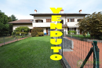 Foto Appartamento in via colombo, Cavenago di Brianza di 104 m² in vendita