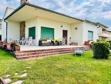Foto Villa unifamiliare in Via Roma, Castiglione della Pescaia in affitto