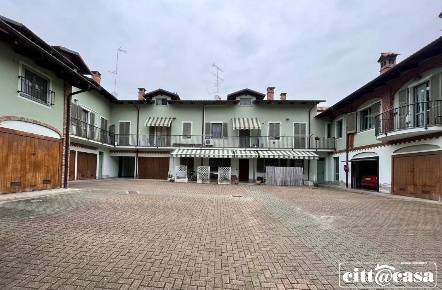 Foto Appartamento a Crescentino Centro di 150 m² con 5 locali in vendita