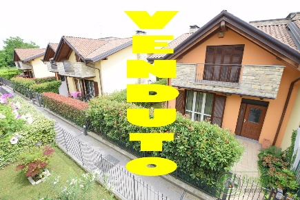 Foto Villa unifamiliare in VIA  MANZONI, Cavenago di Brianza di 180 m²