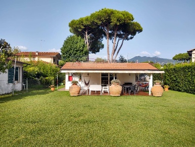 Foto Appartamento a Forte dei Marmi in vendita