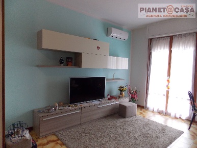 Foto Appartamento in Via Gramsci, Spinetoli Pagliare di 160 m² con 5 locali