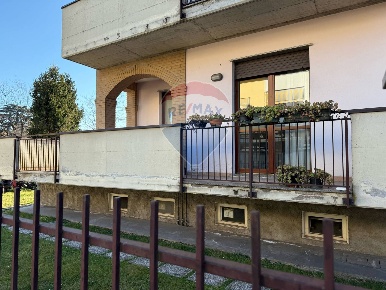 Foto Appartamento in Via Cialdini, San Vittore Olona di 70 m² con 3 locali