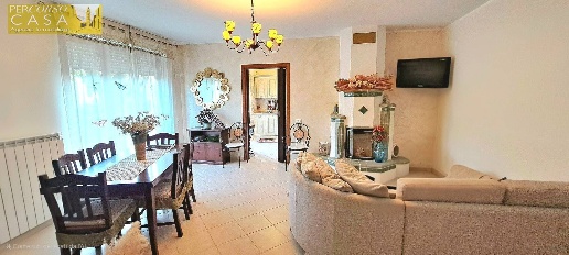 Foto Appartamento in Via Enzo Ferrari, Montorio al Vomano Centro di 95 m²