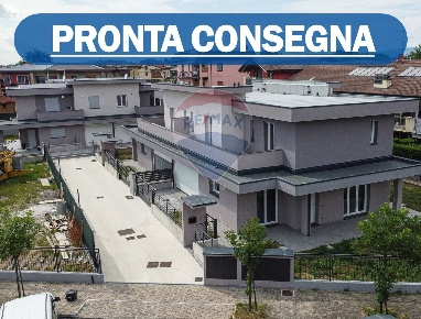 Foto Villa bifamiliare a Capriate San Gervasio in vendita