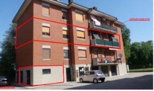 Foto Appartamento in Via Due Giugno, Rivolta d'Adda di 152 m² con 2 locali