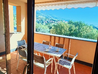 Foto Appartamento in Via al Golf, Cogoleto di 102 m² con 3 locali