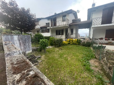 Foto Villa a schiera in Via giardini nord, Serramazzoni di 120 m²