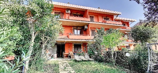 Foto Villa a schiera in via chiarelli, Loreto Aprutino Centro di 180 m²