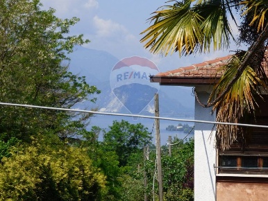 Foto Case semi ndipendenti in via alla rocca, Laveno-Mombello Laveno