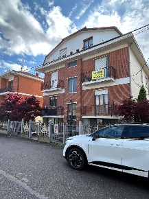Foto Appartamento in via Capri, La Loggia Centro di 75 m² con 4 locali