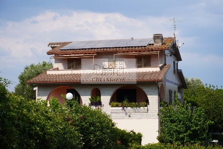 Foto Villa singola a Morlupo di 375 m² con 11 locali in vendita