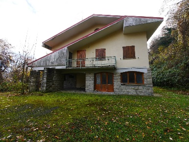 Foto Villa bifamiliare in piazza tasso, Serramazzoni di 300 m² in vendita